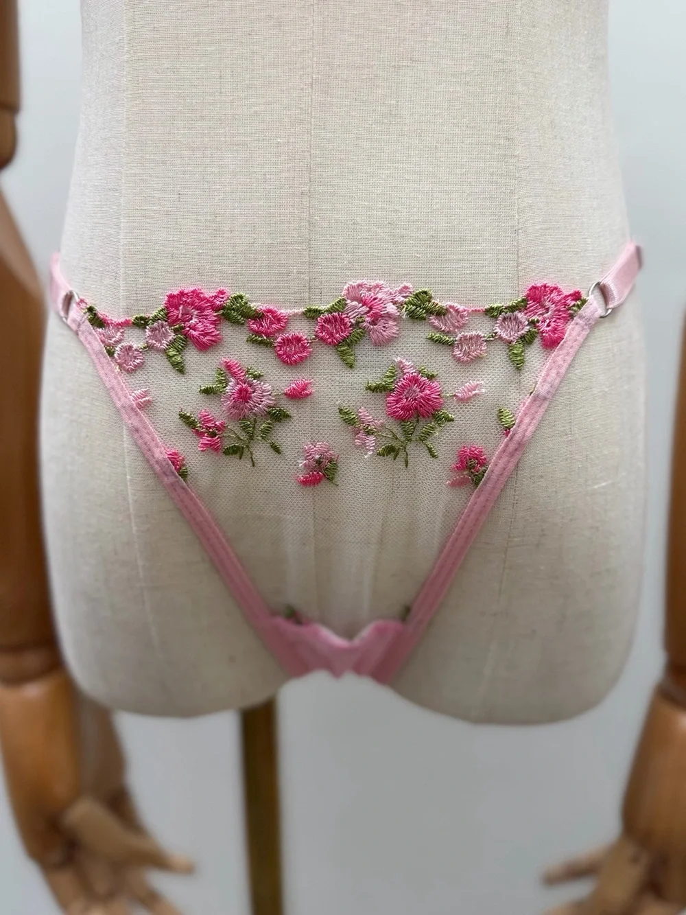 New Pink Floral Embroidered Sheer Lingerie Set Bra & Thong Size S